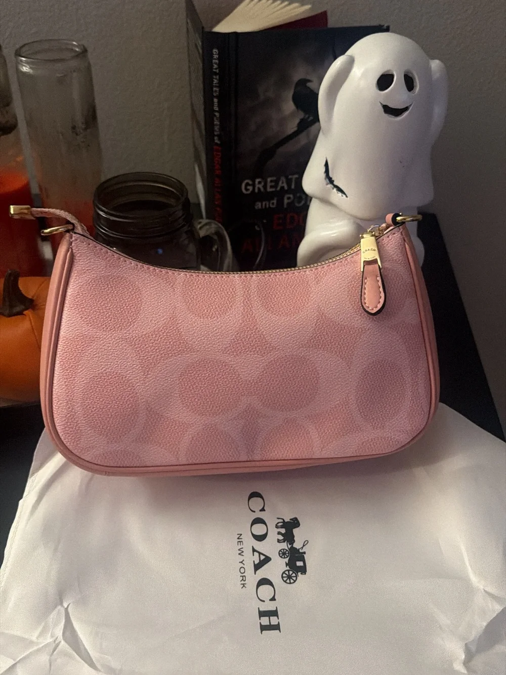 No brand coach shoulder